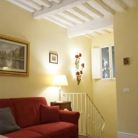 Apartment Silvia Lucca